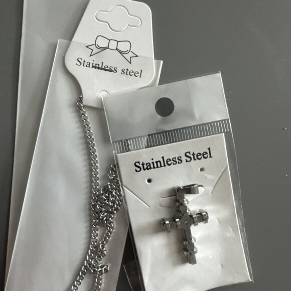 Cubic Zirconia Stainless Steel Cross Pendant Gift Trendy 24” Necklace Silver Ton - Picture 5 of 5